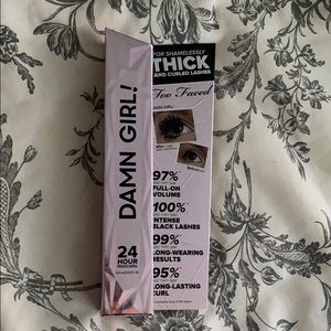 damn girl mascara